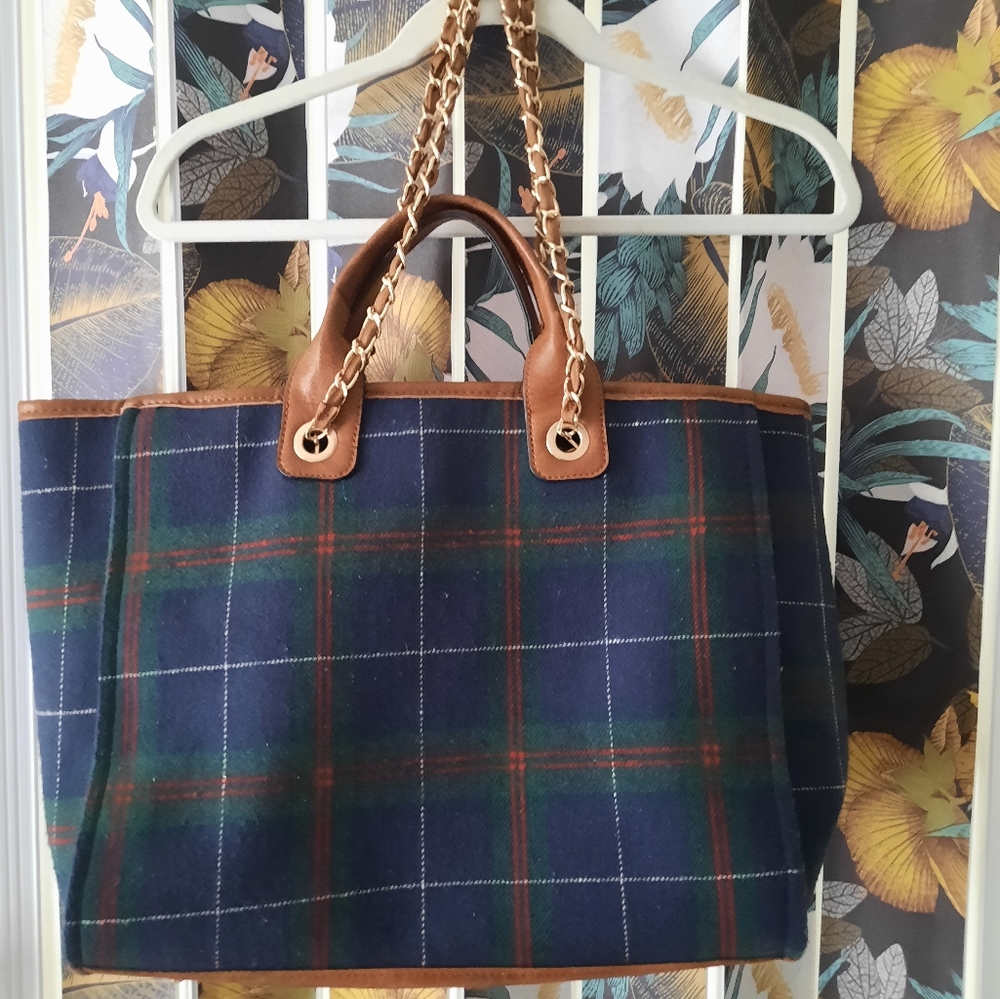 Large plaid tote bag with convertible chain strap